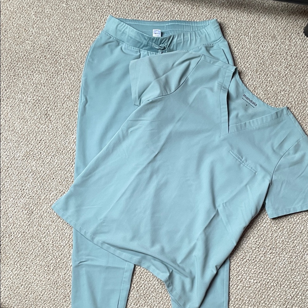 Mandala Comfort Fit Women's Scrub Set in Light Teal